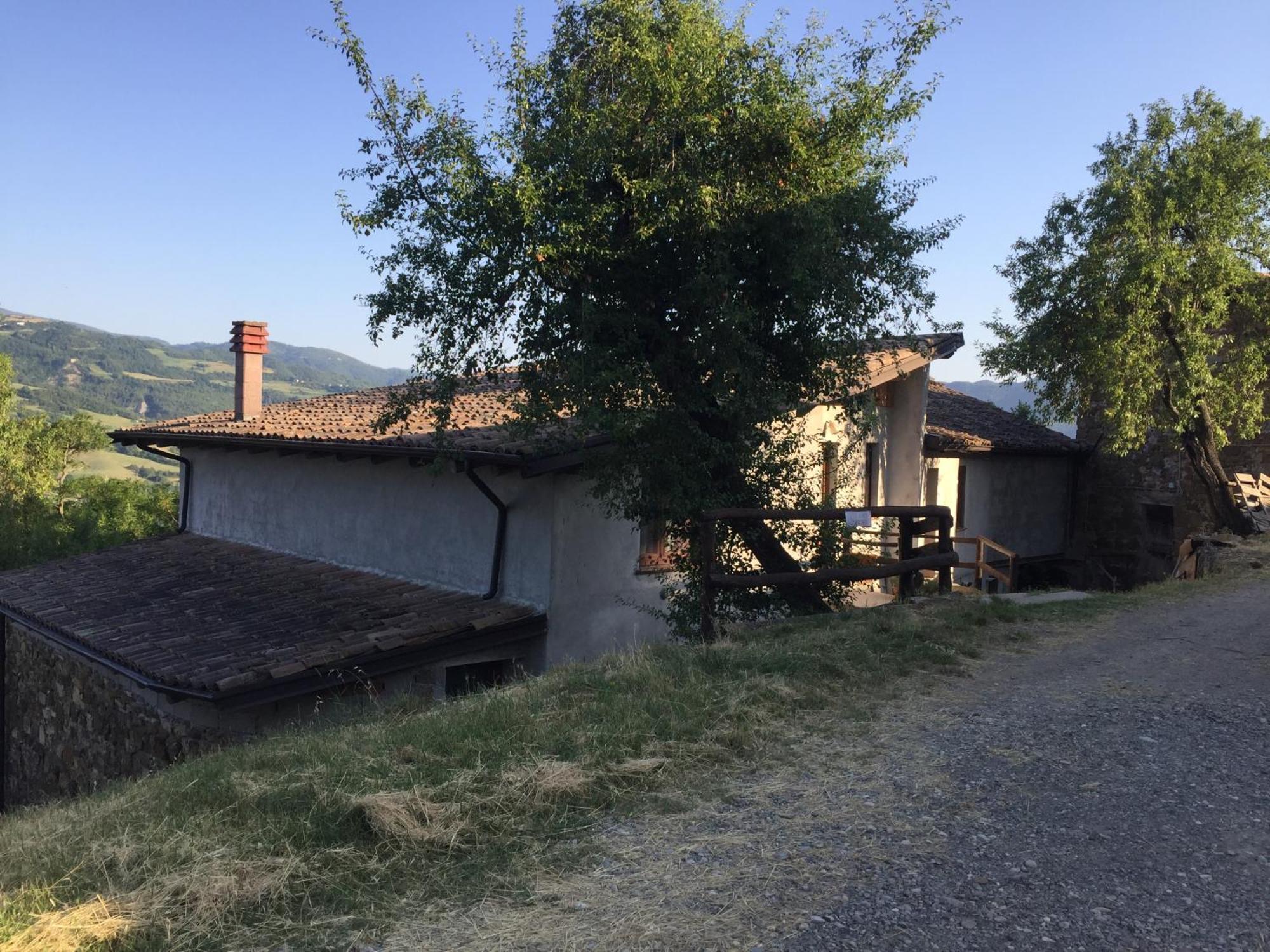 Casa Nella Natura A ボッビオ エクステリア 写真